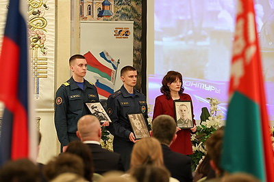 В крипту Всехсвятского храма заложили капсулы с землей и водой с мест гибели белорусов