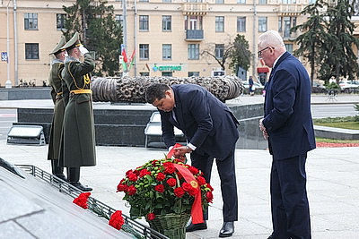\"Нам есть чему учиться\". Председатель ЦИК Кыргызстана о работе с населением в Беларуси