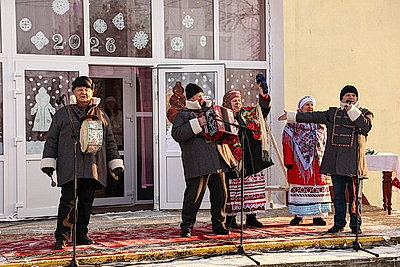 Деревня, где каждый мечтает стать \"царем\". Как в Семежево сохраняют уникальный обряд