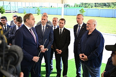 Лукашенко посетил хозяйство, где разводят красную породу коров