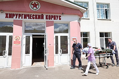 Тяжелораненого в ходе атаки дрона в Брянской области взрослого привезли в военный госпиталь в Минске