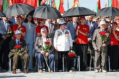 Символ мужества и гордости народа. Торжества по случаю Дня Независимости проходят на Кургане Славы