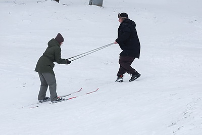 Любители активного отдыха провели праздничные выходные на снежных склонах