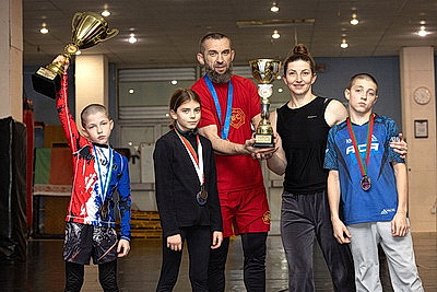 Многодетные родители открыли в райцентре спортивный клуб и растят чемпионов с трех лет