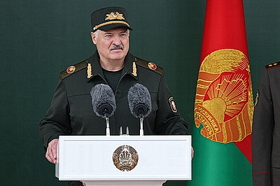 Лукашенко принял участие в церемонии приведения к военной присяге в Борисовском районе