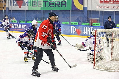 Легенды хоккея провели мастер-класс для юных игроков ХК \"Брест\"