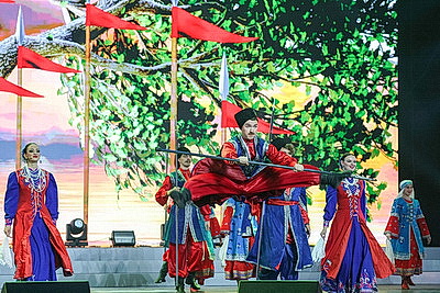 В Минске проходит торжественный концерт ко Дню единения народов Беларуси и России