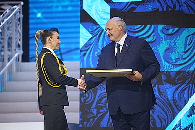 Лукашенко вручил премии \"За духовное возрождение\" и спецпремии Президента