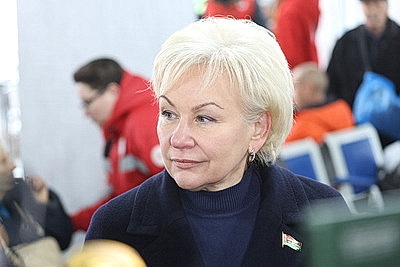 Три самолета с жителями Алешек прибыли в Беларусь