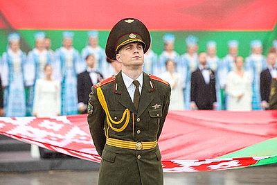 Торжественно и ярко. Церемония чествования государственных символов прошла в Минске