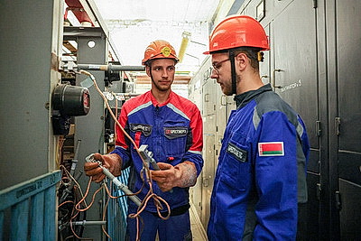 Молодые специалисты по всей стране прибывают на свои первые рабочие места