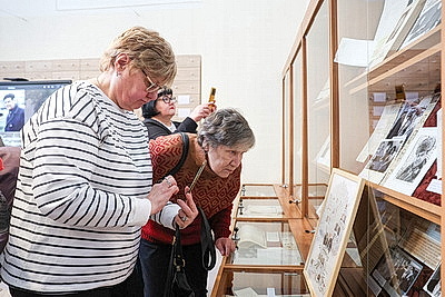 \"Рукописи и фронтовые переписки\". Что можно увидеть на выставке к 105-летию со дня рождения Ивана Мележа в Минске