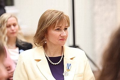 Едины в стремлении сделать страну лучше. Лукашенко в преддверии 8 Марта вручил женщинам госнаграды