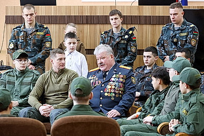 \"С первого занятия понял: здесь воспитывают силу духа, характер\". Чем увлекает гомельских ребят \"Сокол\"