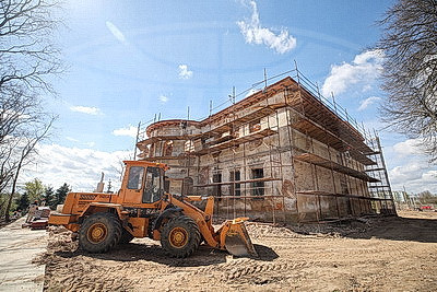 Парковая зона во дворцовом стиле и стена из бутового камня. Какой будет усадьба Потоцких после реконструкции