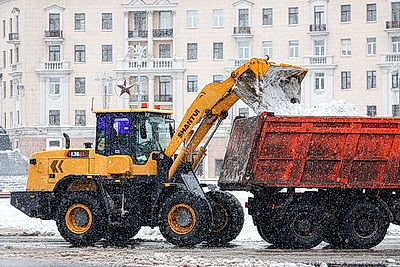 Более 1,1 тыс. единиц спецтехники устраняют последствия снегопада в Беларуси