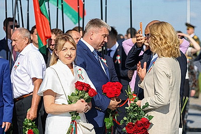 Символ мужества и гордости народа. Торжества по случаю Дня Независимости проходят на Кургане Славы