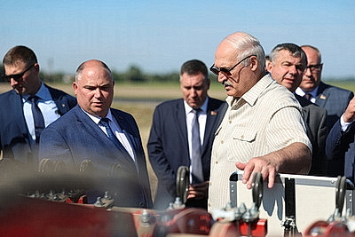 Лукашенко посещает Березовский район