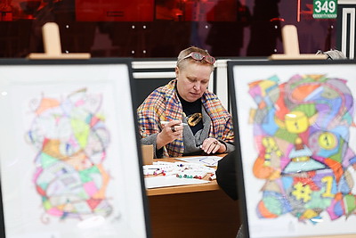 Выставку картин паралимпийцев представили в ходе проекта \"Другая глубина\" в Минске