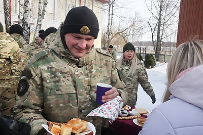 Домашние блины, конкурсы и приятные сюрпризы. В воинской части в Могилеве встретили Масленицу