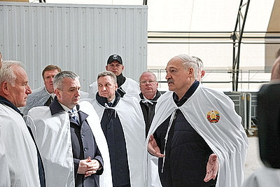 Лукашенко совершил рабочую поездку в Петриковский район