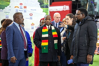 Парламентская делегация Зимбабве посетила ПВТ и ММВЦ