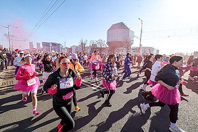 \"Заряд эндорфинами и цветы на финише\". \"Красивый забег\" прошел в Минске
