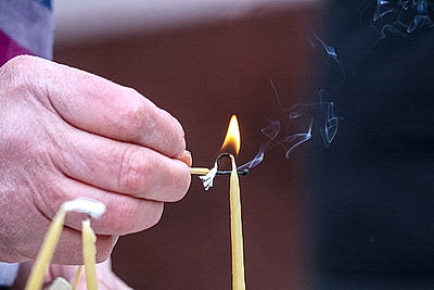 Православные верующие освящают пасхальную трапезу в храмах Беларуси