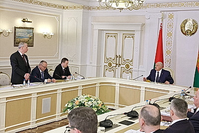 Лукашенко требует четко разделить обоснованное и необоснованное посредничество