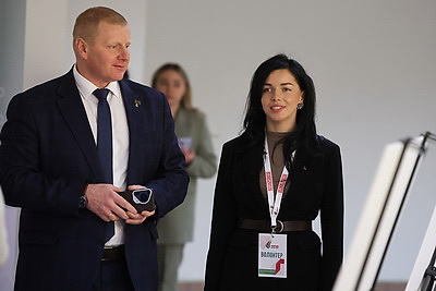 Новые проекты и международное сотрудничество. Заседание Высшего политического совета партии \"Белая Русь\" проходит в Минске