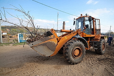 Молодой лес, обновленные улицы, цветники: Жировичи всем миром вышли на субботник