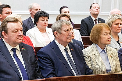 С деятельностью Верховного Суда ознакомились члены Совета Республики