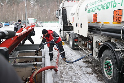 Рекордный спрос на топливную \"Арктику\" зафиксировали в крепкие морозы на АЗС \"Белоруснефти\"