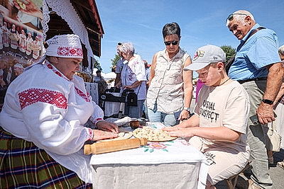 В Свислочи состоялся республиканский каравай-фест \"Бацькава булка\"