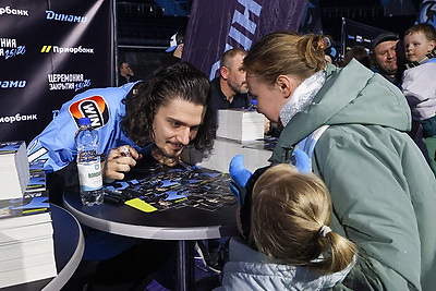 \"Наши болельщики - лучшие\". Хоккейное \"Динамо\" закрыло сезон в \"Минск-Арене\"