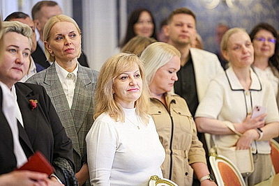 Представители предприятий-резидентов и сотрудники администрации СЭЗ \"Минск\" посетили Дворец Независимости