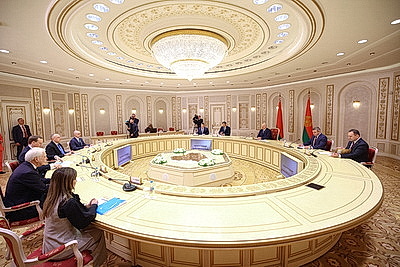 \"Можем значительно добавить\". Лукашенко о перспективах сотрудничества Беларуси и Рязанской области