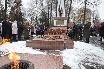 Праздник мужества и верности долгу: в регионах Беларуси 23 февраля прошли торжественные митинги