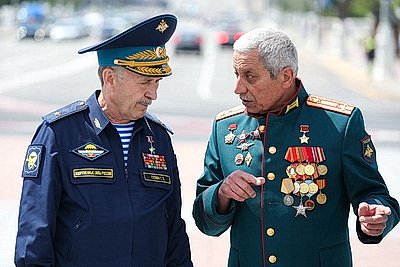 Автопробег \"Города-герои - города Героев\" по территории Беларуси стартовал от площади Победы в Минске