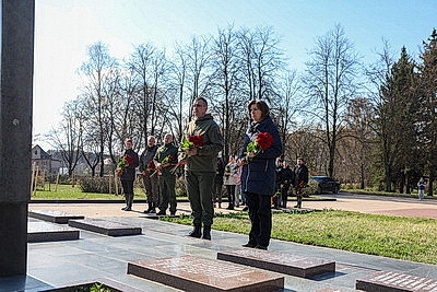 Республиканский субботник: председатель и члены Совета Республики трудились на благоустройстве мемориала