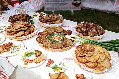 Тепло встреч и вкус традиций. Третий день фестиваля нацкультур собрал гостей на Августовском канале