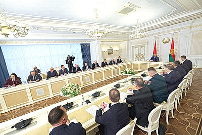 Лукашенко собрал совещание по развитию БНБК