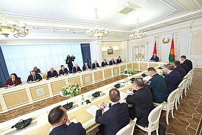 Лукашенко собрал совещание по развитию БНБК