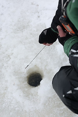 Клевое место! Зимняя рыбалка на Фатинском заливе в Могилеве