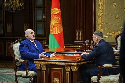 Лукашенко дал совет по АПК: копить деньги не надо, лучше вкладывать в дело, в землю