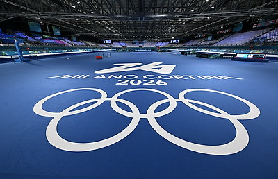 Конькобежка Зуева проводит тренировку перед Олимпиадой в Милане