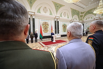 Праздник тех, кто является оплотом мира и стабильности. Лукашенко про День защитников Отечества и ВС