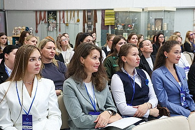 \"Женская энергия для большого дела\". Молодежный женский форум проходит в Минске