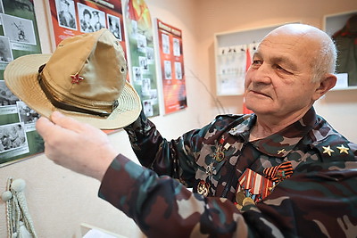 \"Герои были рядом - обычные парни чуть старше 18 лет\". Полочанин рассказал о службе в Афганистане