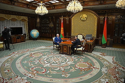 Лукашенко дал совет по АПК: копить деньги не надо, лучше вкладывать в дело, в землю